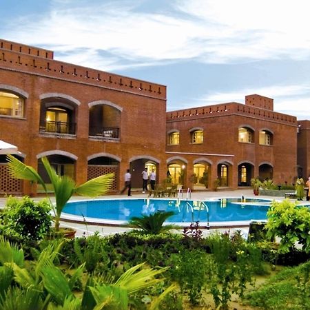 Cambay Sapphire, Gandhinagar Otel Dış mekan fotoğraf