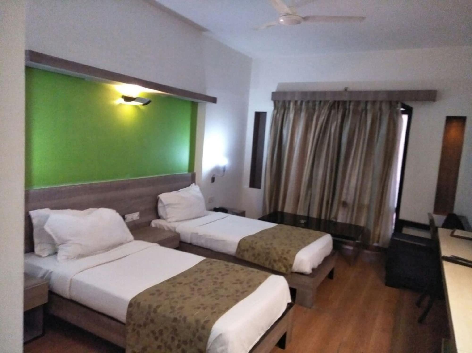 Cambay Sapphire, Gandhinagar Otel Dış mekan fotoğraf