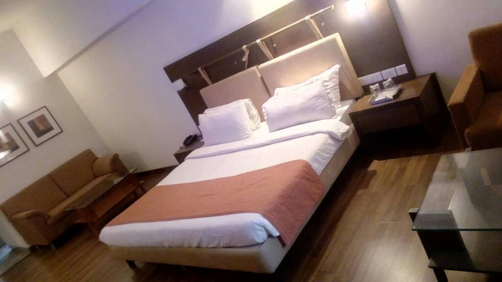 Cambay Sapphire, Gandhinagar Otel Dış mekan fotoğraf