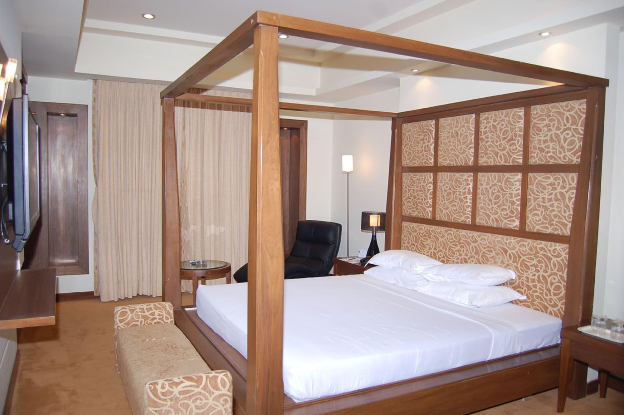 Cambay Sapphire, Gandhinagar Otel Dış mekan fotoğraf