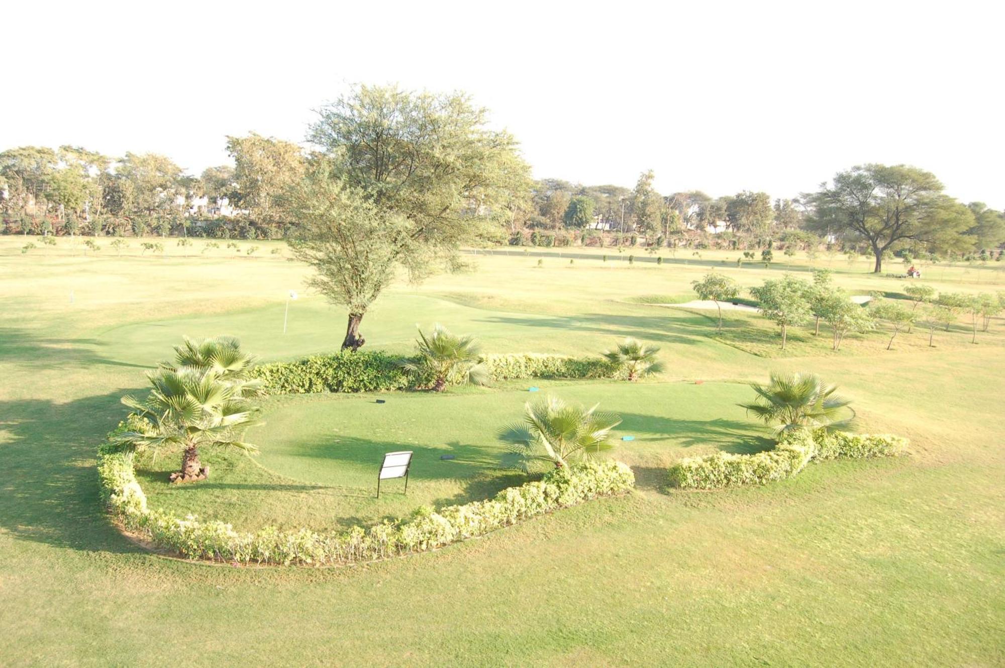 Cambay Sapphire, Gandhinagar Otel Konforlar fotoğraf