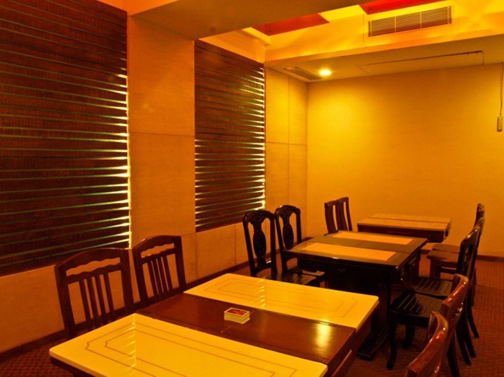 Cambay Sapphire, Gandhinagar Otel Restoran fotoğraf