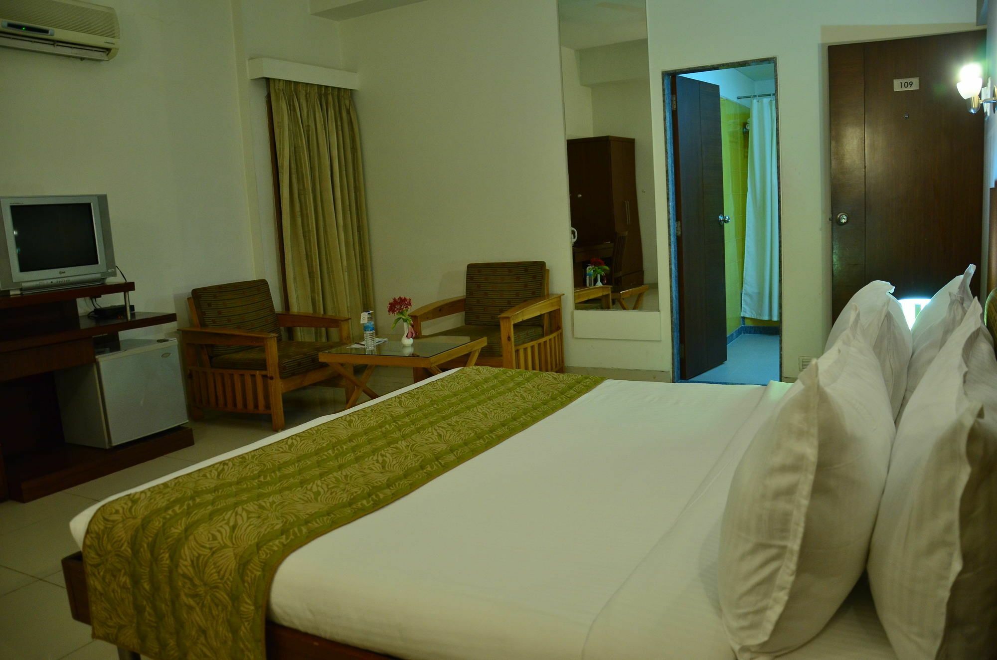 Cambay Sapphire, Gandhinagar Otel Dış mekan fotoğraf
