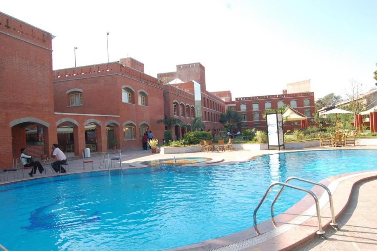 Cambay Sapphire, Gandhinagar Otel Dış mekan fotoğraf